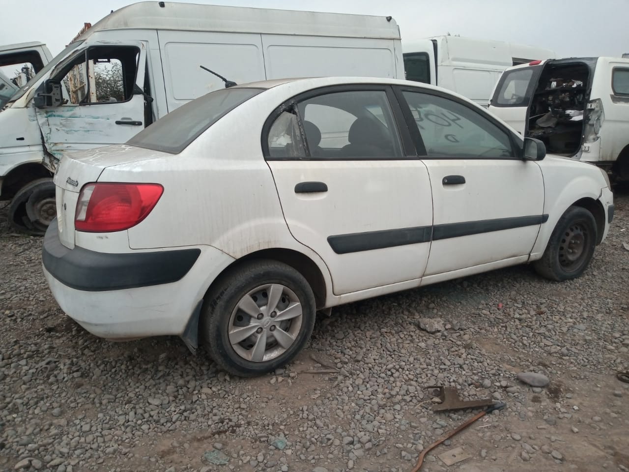  Kia RIO 2010    EN DESARME